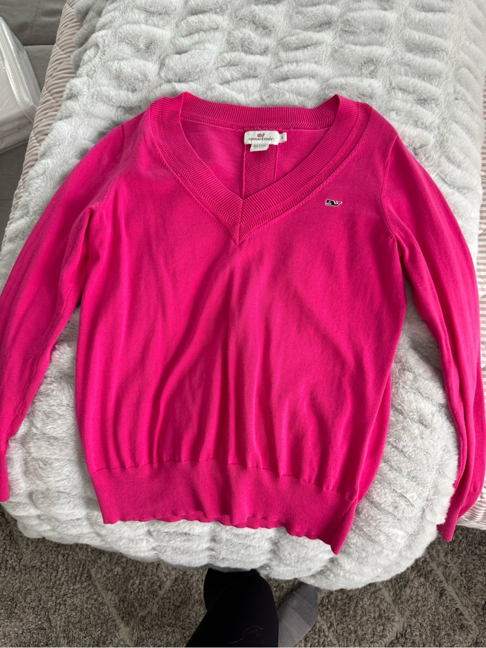 Vineyard Vines Women's V-Neck Sweater in Hot Pink